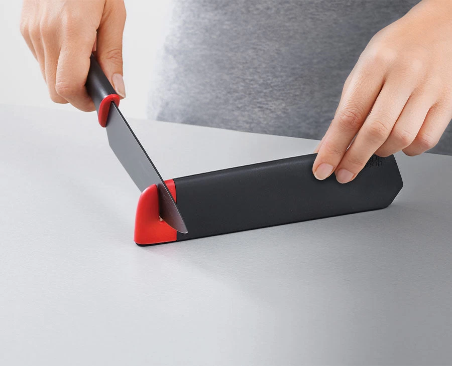 Joseph Joseph Slice&Sharpen™ Set Of 2 Knives With Sharpening Sheaths 2 Joseph Joseph Slice&Sharpen™ Set Of 2 Knives With Sharpening Sheaths - Image 2