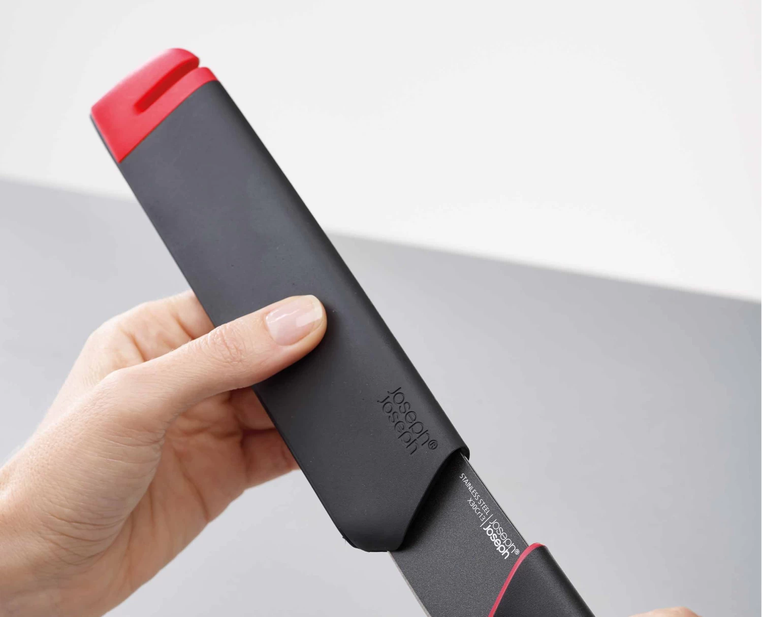 Joseph Joseph Slice&Sharpen™ Set Of 2 Knives With Sharpening Sheaths 4 Joseph Joseph Slice&Sharpen™ Set Of 2 Knives With Sharpening Sheaths - Image 4