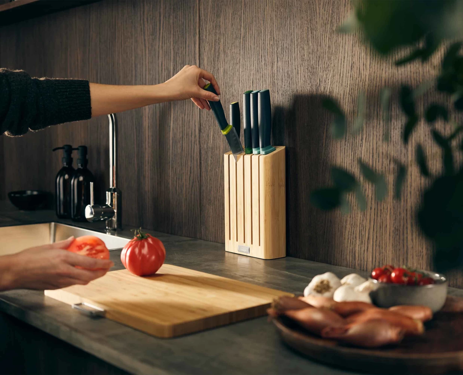 Joseph Joseph Elevate™ Knives 5-piece Set 3 Joseph Joseph Elevate™ Knives 5-piece Set - Image 3