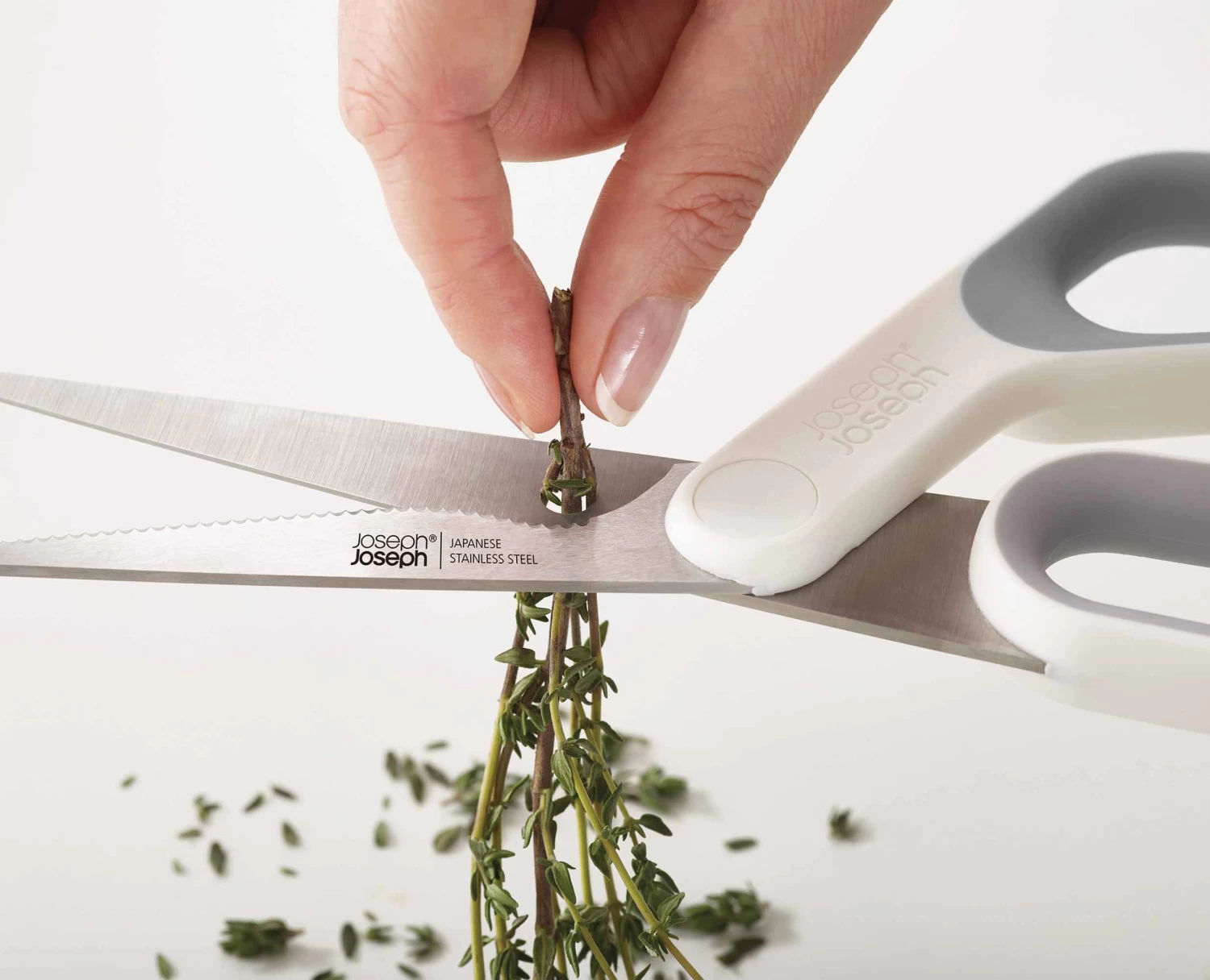 Joseph Joseph Elevate™ Fusion 5-piece Knife & Scissor Set With Beechwood Block 6 Joseph Joseph Elevate™ Fusion 5-piece Knife & Scissor Set With Beechwood Block - Image 6