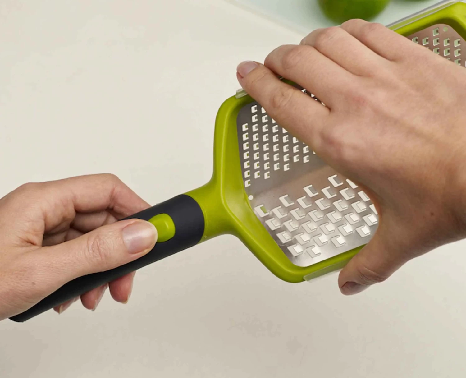 Joseph Joseph Twist Grater™ 4 Joseph Joseph Twist Grater™ - Image 4
