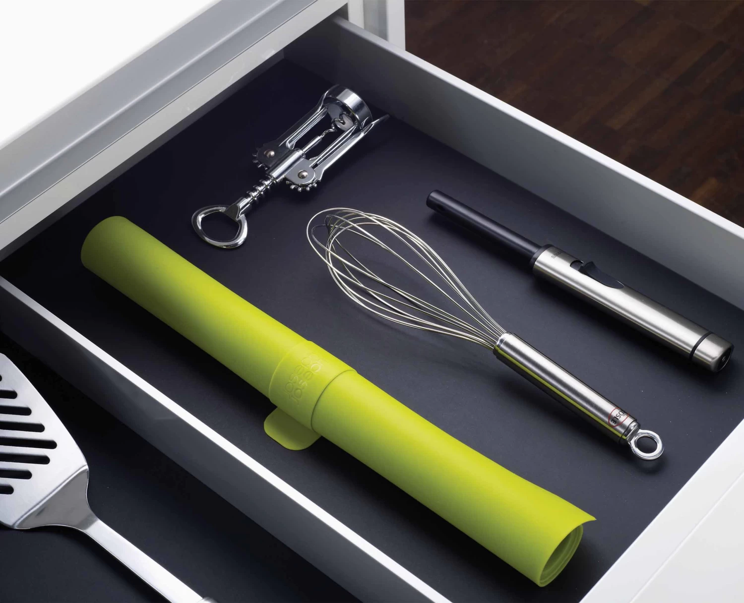 Joseph Joseph Roll-Up™ Green Silicone Pastry Mat 5 Joseph Joseph Roll-Up™ Green Silicone Pastry Mat - Image 5