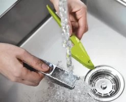 Joseph Joseph Clean-Press Green Garlic Crusher 12 Joseph Joseph Clean-Press Green Garlic Crusher -Kitchen Essentials Shop 20067 Media 06