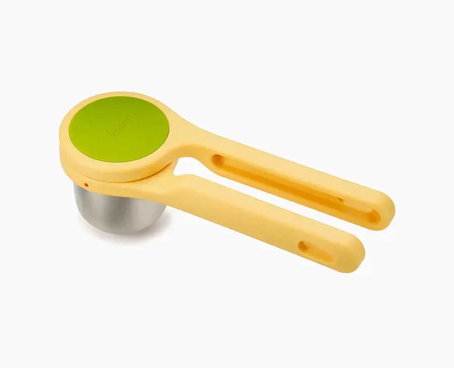 Joseph Joseph Helix Yellow Citrus Juicer 1 Joseph Joseph Helix Yellow Citrus Juicer