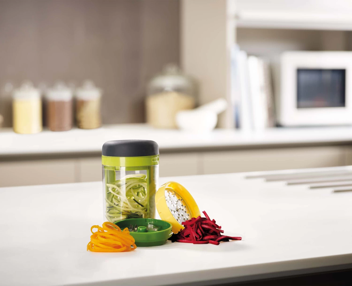 Joseph Joseph Spiro™ Green Hand-held Spiralizer 3 Joseph Joseph Spiro™ Green Hand-held Spiralizer - Image 3