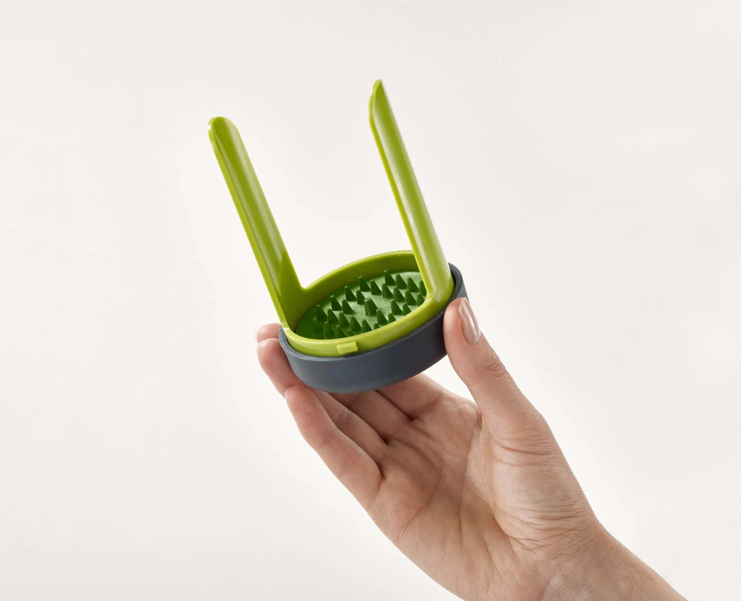 Joseph Joseph Spiro™ Green Hand-held Spiralizer 6 Joseph Joseph Spiro™ Green Hand-held Spiralizer - Image 6