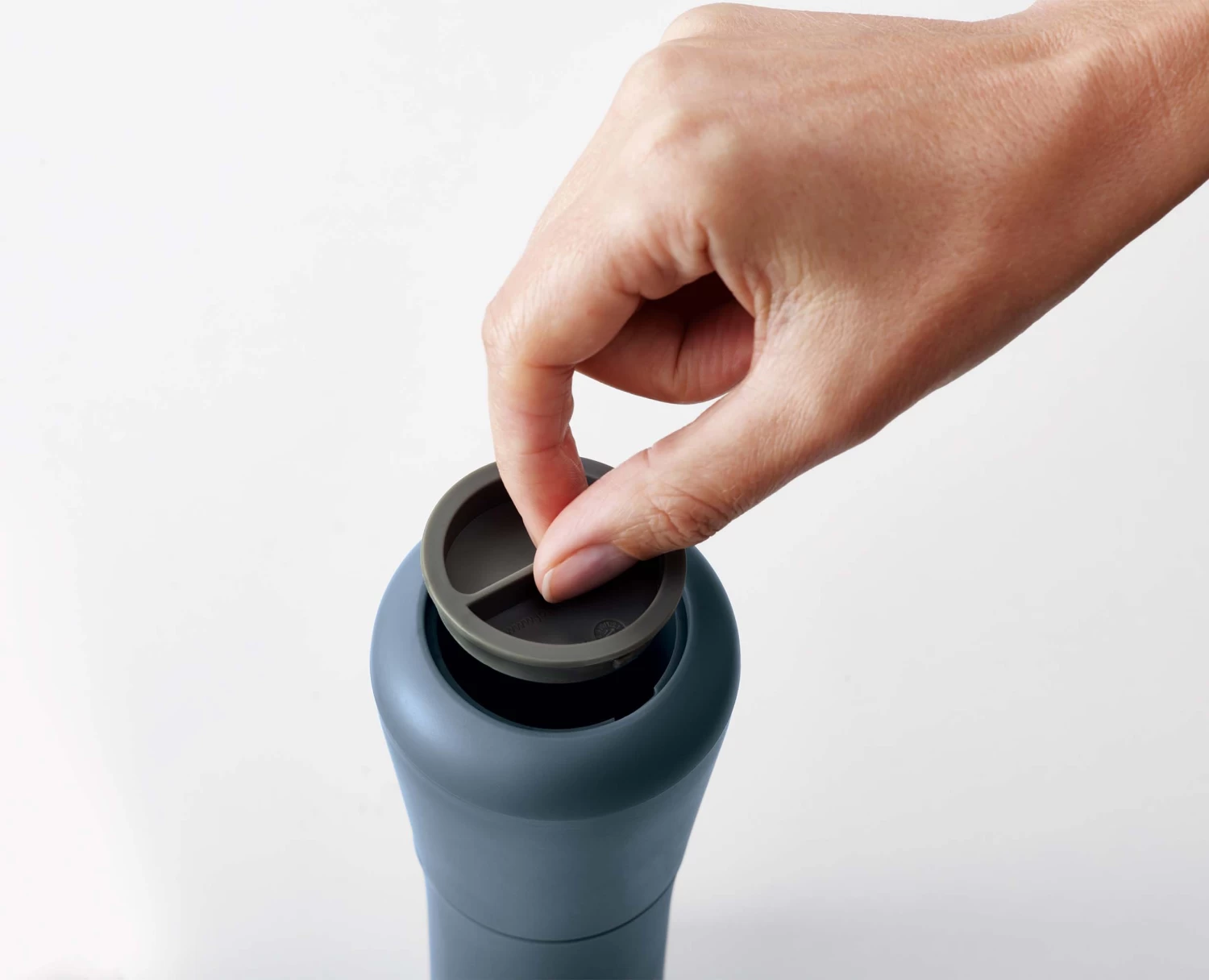 Joseph Joseph Milltop™ Blue Salt & Pepper Mills - Editions 5 Joseph Joseph Milltop™ Blue Salt & Pepper Mills - Editions - Image 5