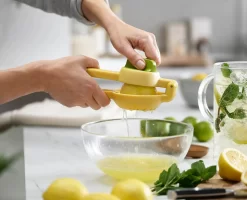 Joseph Joseph JuiceMax Dual-action Yellow Citrus Press 9 Joseph Joseph JuiceMax Dual-action Yellow Citrus Press -Kitchen Essentials Shop 20171 Media 03