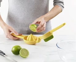 Joseph Joseph JuiceMax Dual-action Yellow Citrus Press 10 Joseph Joseph JuiceMax Dual-action Yellow Citrus Press -Kitchen Essentials Shop 20171 Media 04