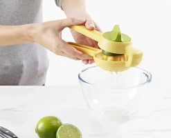 Joseph Joseph JuiceMax Dual-action Yellow Citrus Press 12 Joseph Joseph JuiceMax Dual-action Yellow Citrus Press -Kitchen Essentials Shop 20171 Media 06