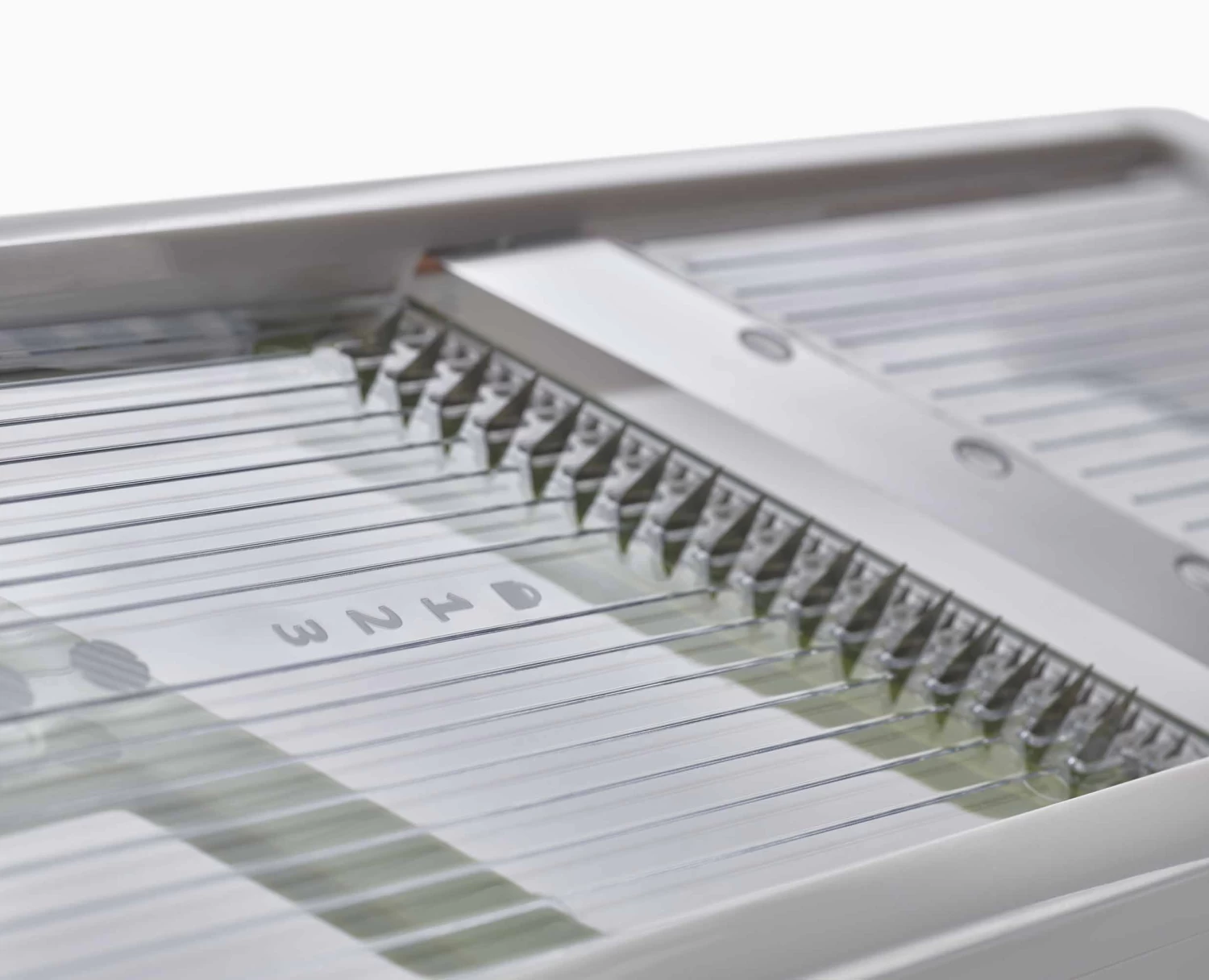 Joseph Joseph Multi-Grip™ Mandoline Plus White 8 Joseph Joseph Multi-Grip™ Mandoline Plus White - Image 8