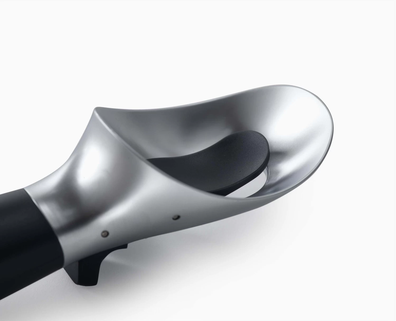 Joseph Joseph Elevate™ Grey Ice-cream Scoop 6 Joseph Joseph Elevate™ Grey Ice-cream Scoop - Image 6