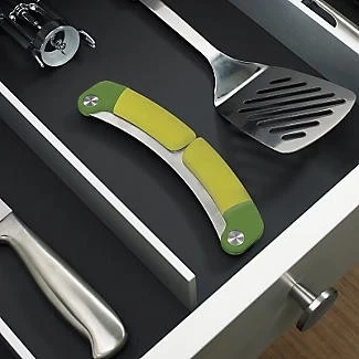 Joseph Joseph Mezzaluna Folding Herb Chopper - Green 3 Joseph Joseph Mezzaluna Folding Herb Chopper - Green - Image 3