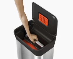 Joseph Joseph Titan 30L Stainless-steel Trash Compactor 11 Joseph Joseph Titan 30L Stainless-steel Trash Compactor -Kitchen Essentials Shop 30030 Media 06