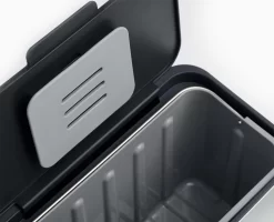 Joseph Joseph Collect™ 4L Stainless-steel Food Waste Caddy 13 Joseph Joseph Collect™ 4L Stainless-steel Food Waste Caddy -Kitchen Essentials Shop 30145 PDP 05