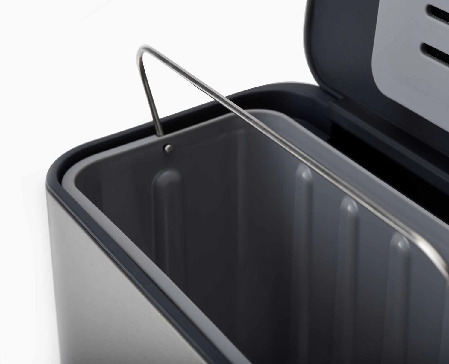 Joseph Joseph Collect™ 4L Stainless-steel Food Waste Caddy 6 Joseph Joseph Collect™ 4L Stainless-steel Food Waste Caddy - Image 6