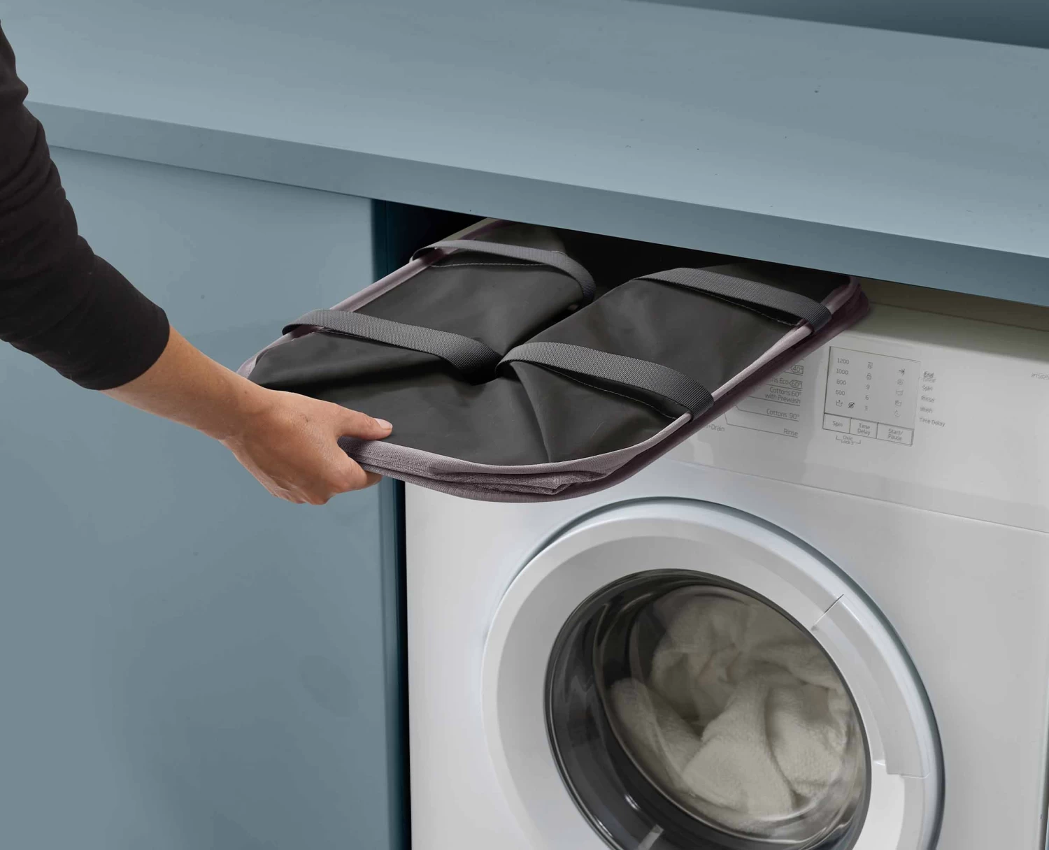 Joseph Joseph Hold-All™ Max Grey Collapsible 55L Laundry Basket 6 Joseph Joseph Hold-All™ Max Grey Collapsible 55L Laundry Basket - Image 6