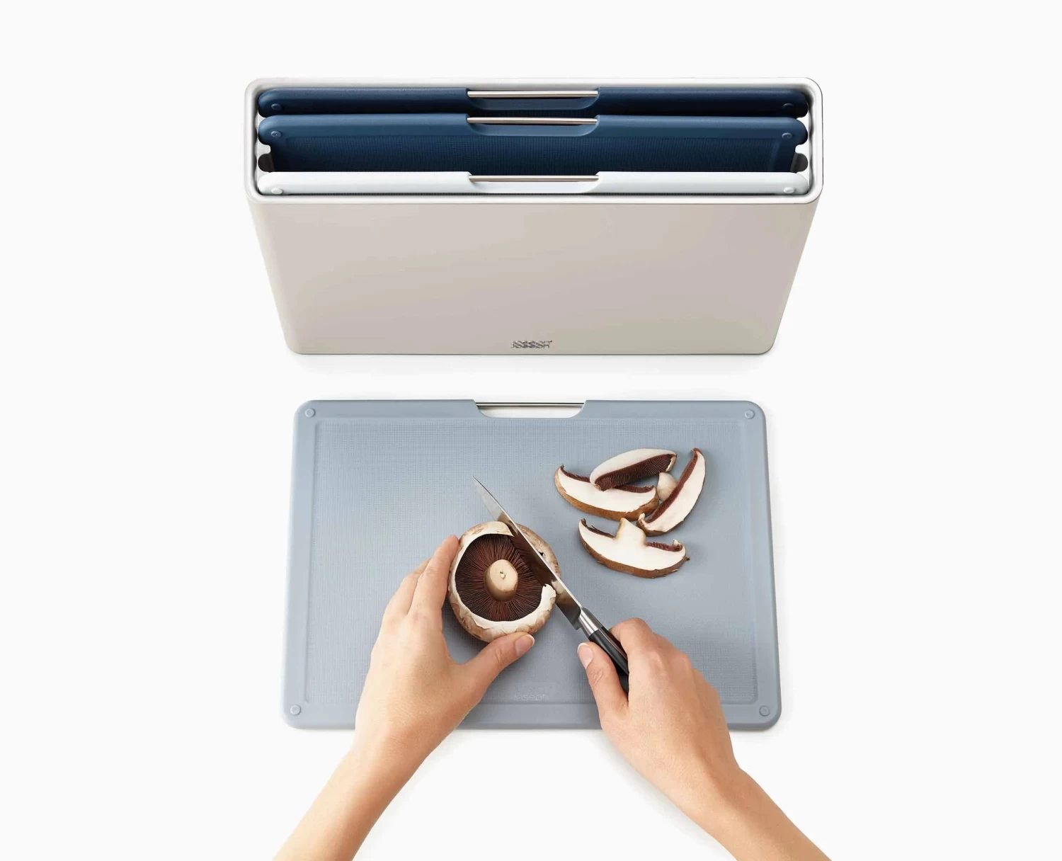 Joseph Joseph Folio™ 4-piece Blue Chopping Board Set - Editions 5 Joseph Joseph Folio™ 4-piece Blue Chopping Board Set - Editions - Image 5