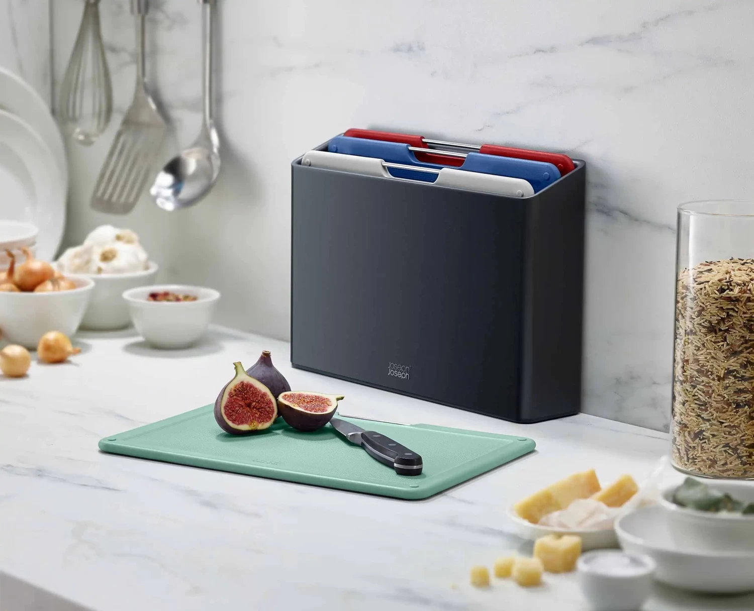 Joseph Joseph Folio™ 4-piece Coast Grey Chopping Board Set Regular 3 Joseph Joseph Folio™ 4-piece Coast Grey Chopping Board Set Regular - Image 3