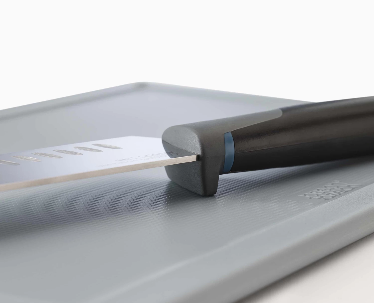 Joseph Joseph Folio™ Plus 8-piece Grey Knife & Chopping Board Set 5 Joseph Joseph Folio™ Plus 8-piece Grey Knife & Chopping Board Set - Image 5