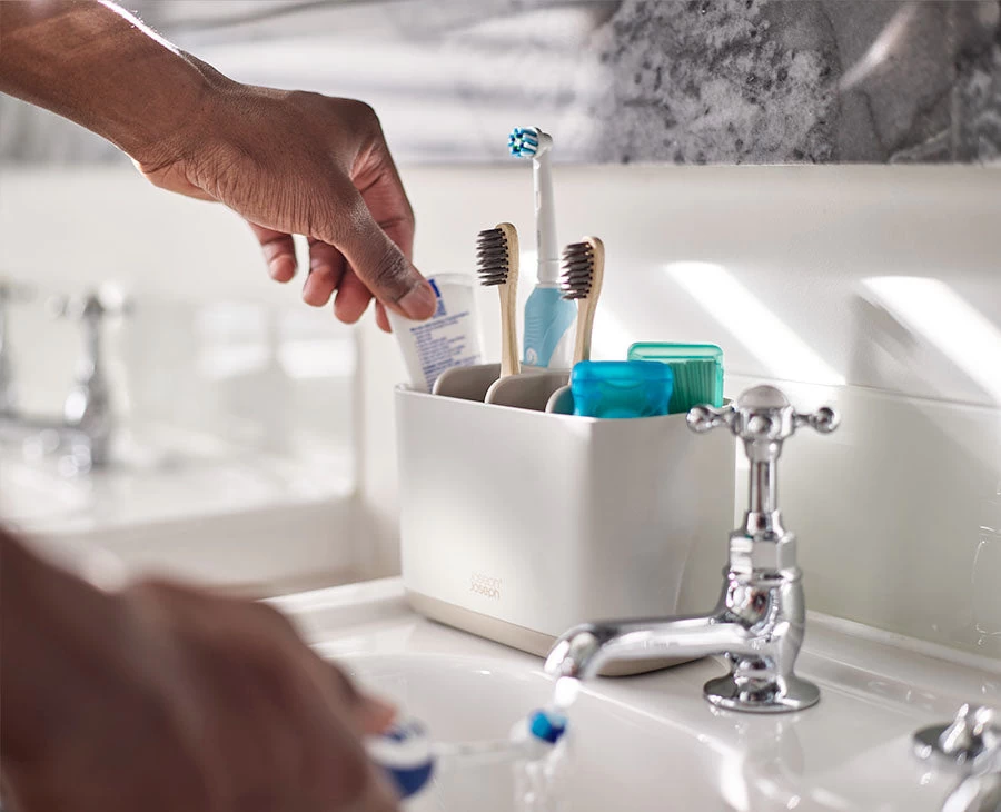 Joseph Joseph EasyStore™ Large Matt Ecru Toothbrush Holder 2 Joseph Joseph EasyStore™ Large Matt Ecru Toothbrush Holder - Image 2