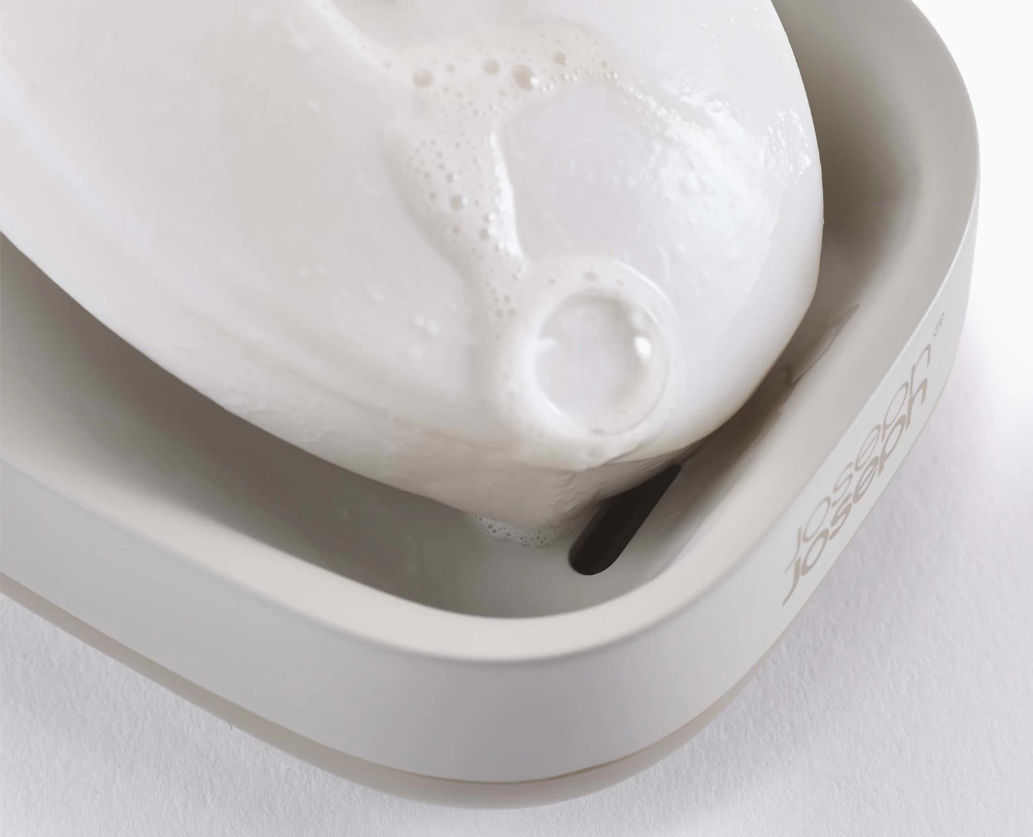 Joseph Joseph Slim™ Compact Matt Ecru Soap Dish 4 Joseph Joseph Slim™ Compact Matt Ecru Soap Dish - Image 4