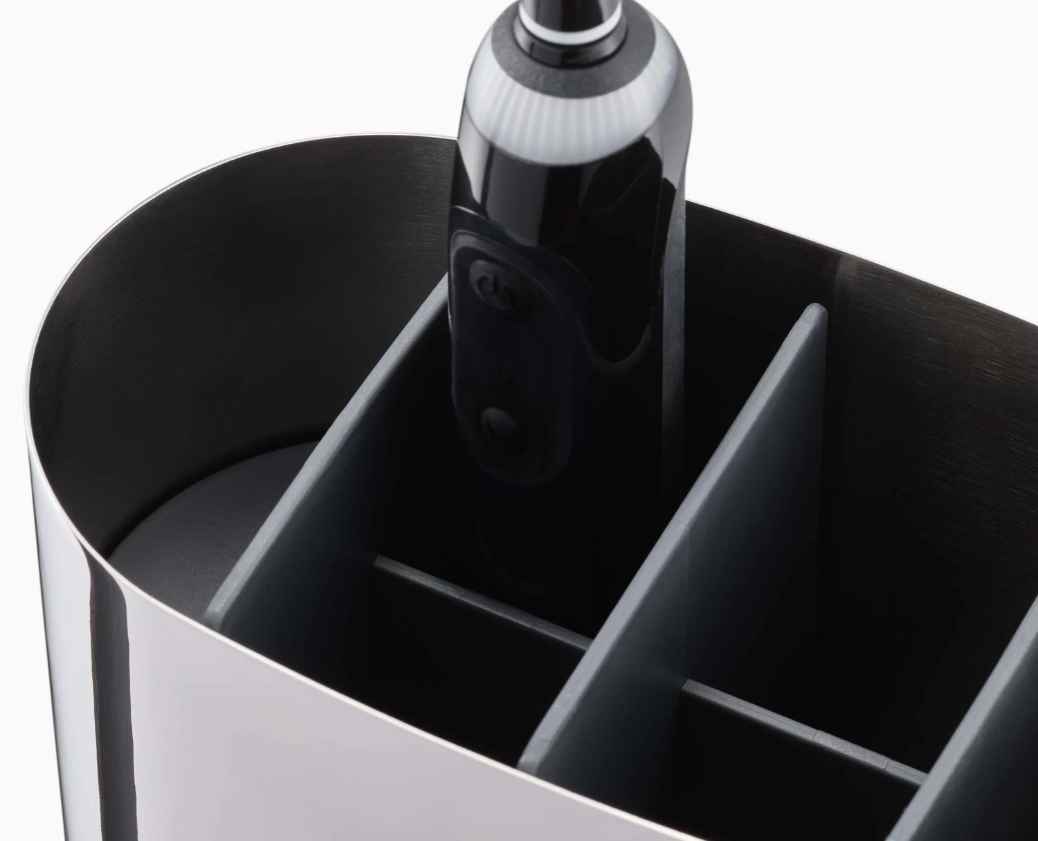 Joseph Joseph EasyStore™ Luxe Large Stainless-steel Toothbrush Caddy 5 Joseph Joseph EasyStore™ Luxe Large Stainless-steel Toothbrush Caddy - Image 5