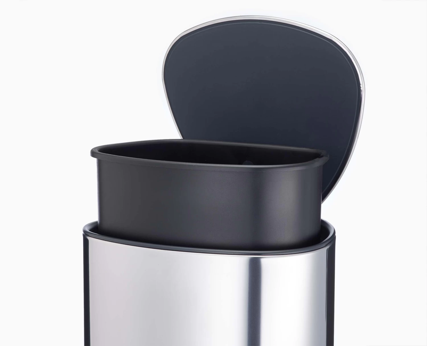 Joseph Joseph EasyStore™ Luxe 5L Stainless-steel Pedal Bin 4 Joseph Joseph EasyStore™ Luxe 5L Stainless-steel Pedal Bin - Image 4