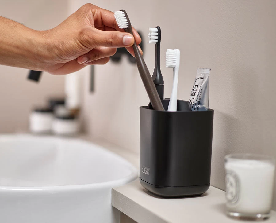 Joseph Joseph EasyStore™ Matt Black Toothbrush Holder 2 Joseph Joseph EasyStore™ Matt Black Toothbrush Holder - Image 2