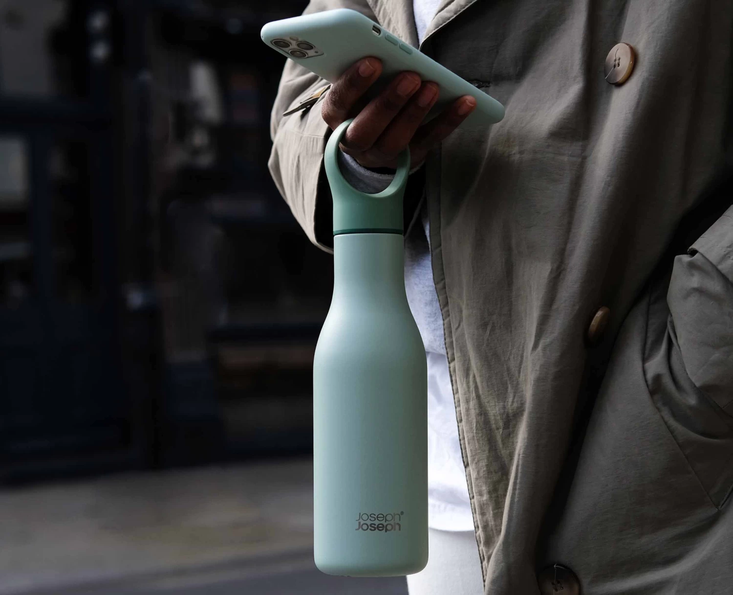 Joseph Joseph Loop™ 500ml Stainless-steel Green Vacuum Insulated Water Bottle 3 Joseph Joseph Loop™ 500ml Stainless-steel Green Vacuum Insulated Water Bottle - Image 3