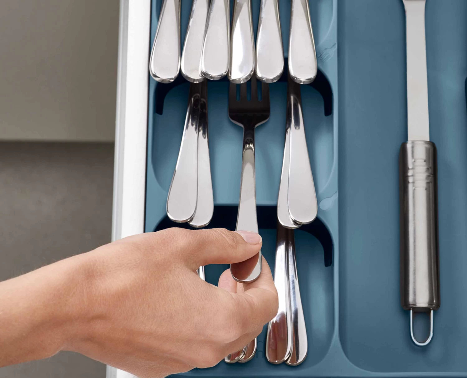 Joseph Joseph DrawerStore™ Blue Cutlery, Utensil & Gadget Organiser - Editions 4 Joseph Joseph DrawerStore™ Blue Cutlery, Utensil & Gadget Organiser - Editions - Image 4