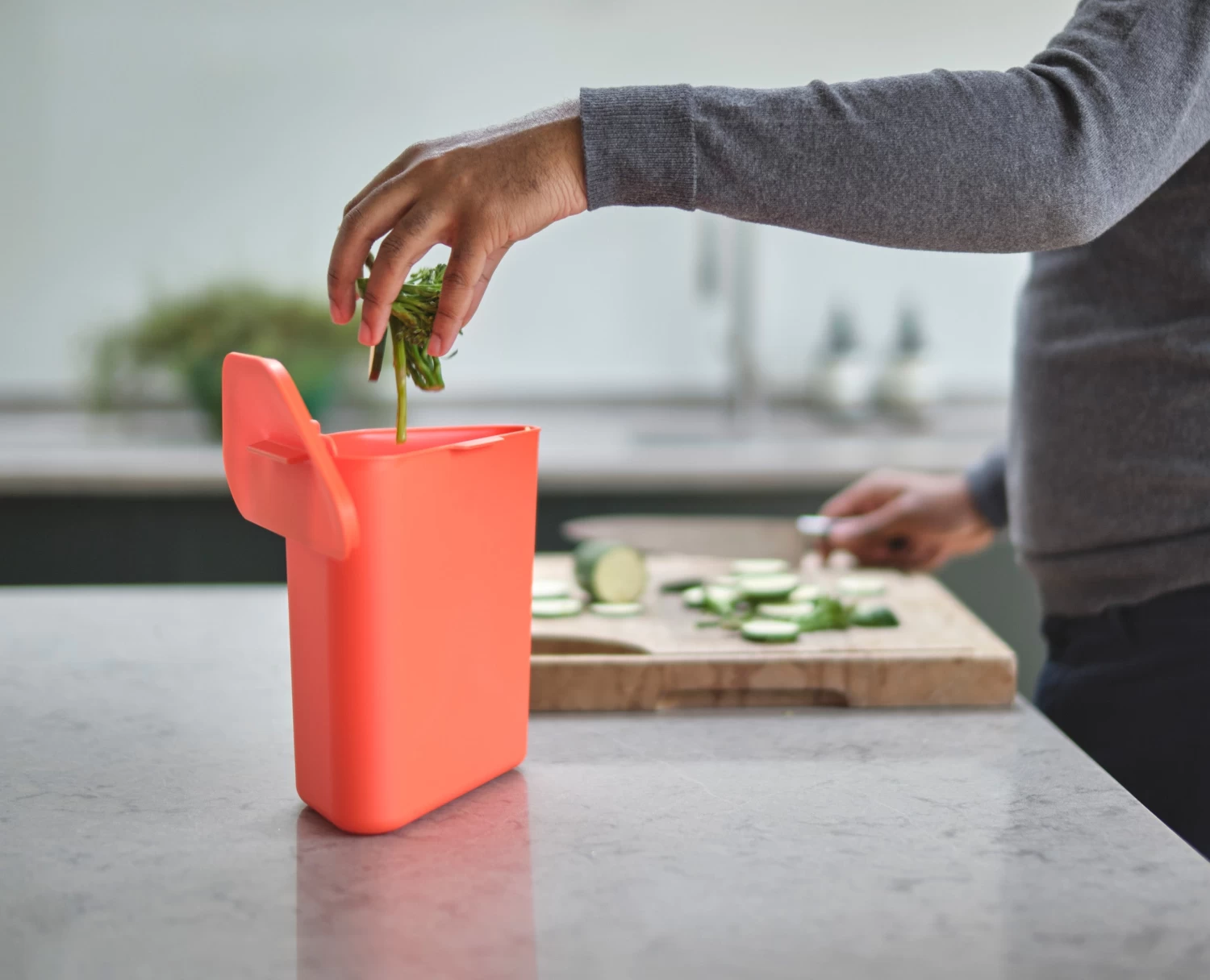 Joseph Joseph Totem 3L Food Waste Caddy 3 Joseph Joseph Totem 3L Food Waste Caddy - Image 3