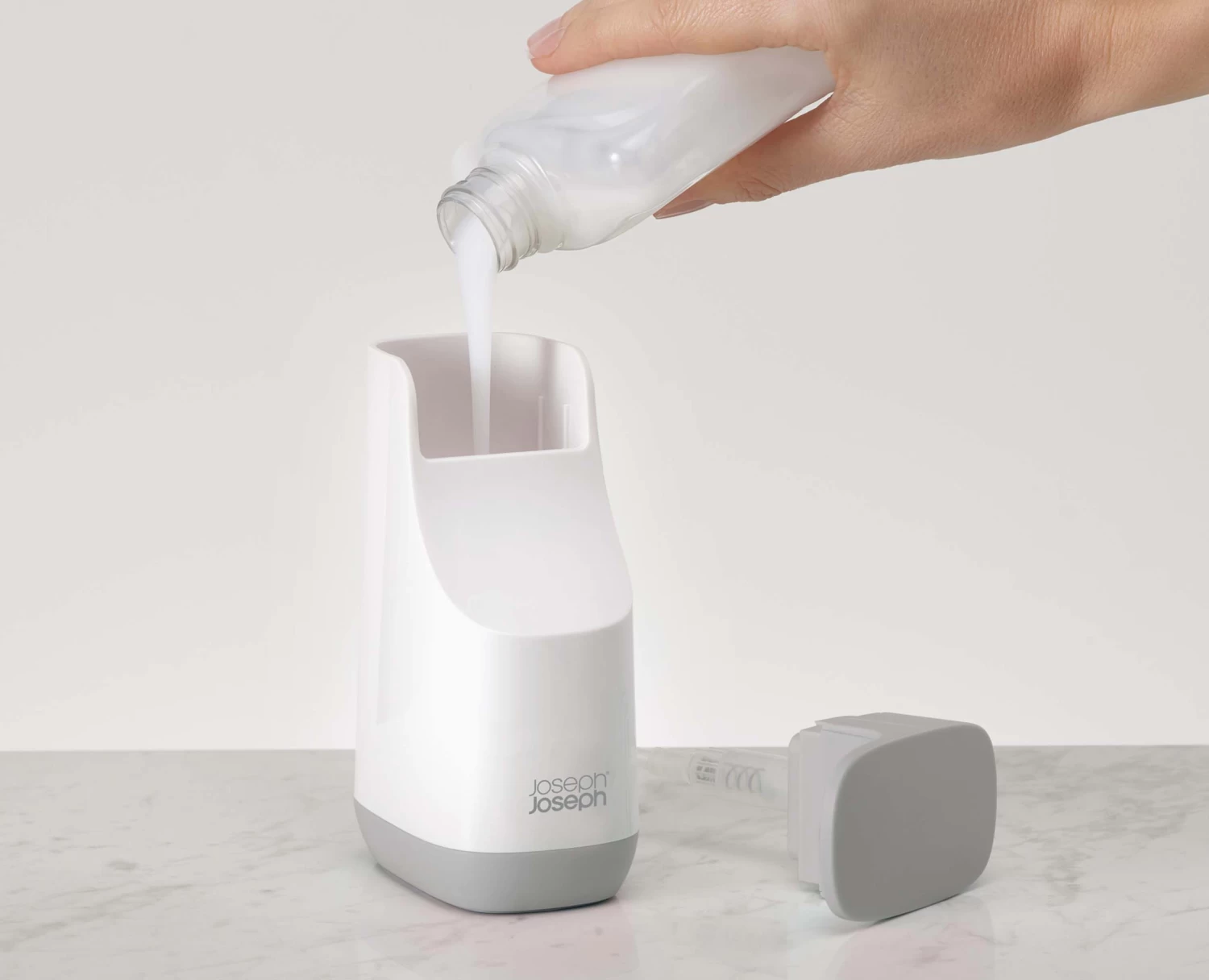 Joseph Joseph Slim™ Light Grey Soap Pump 5 Joseph Joseph Slim™ Light Grey Soap Pump - Image 5