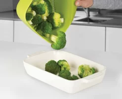 Joseph Joseph Square Green Colander -Kitchen Essentials Shop Image 5 e0e3943f 6f93 416c b41f b83a18a6e17f