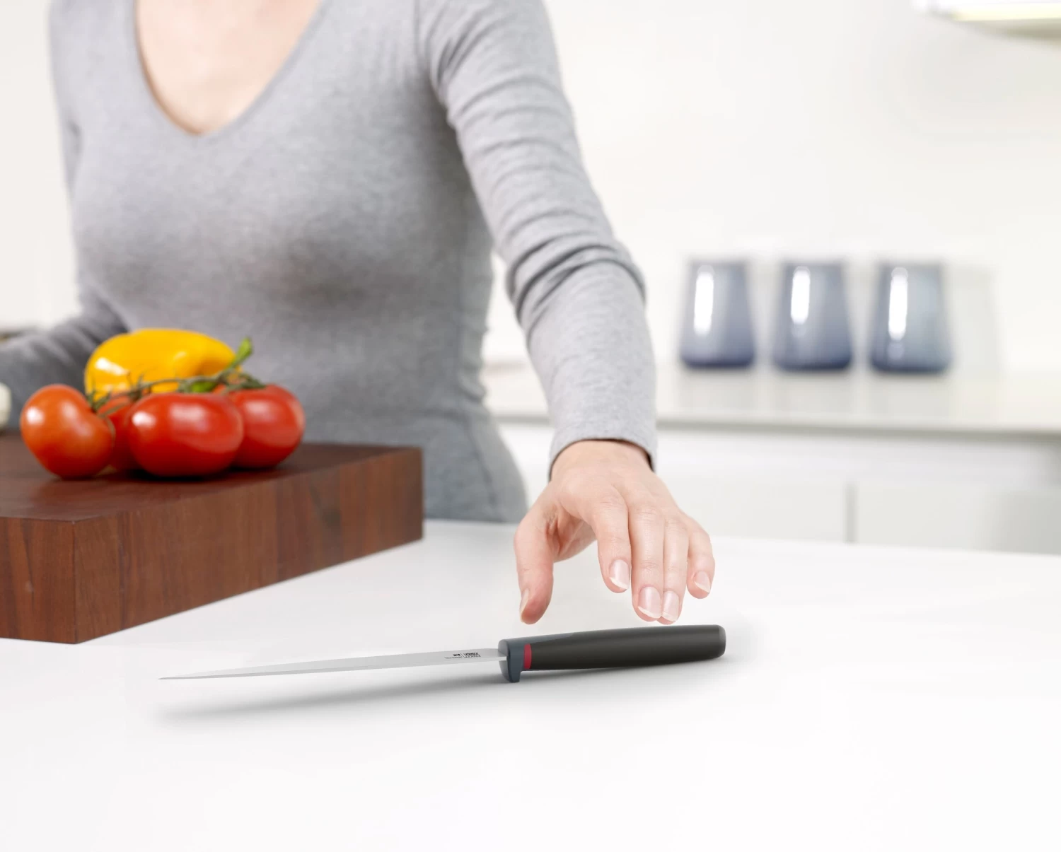 Joseph Joseph Elevate™ 6½" Chef's Knife 2 Joseph Joseph Elevate™ 6½" Chef's Knife - Image 2